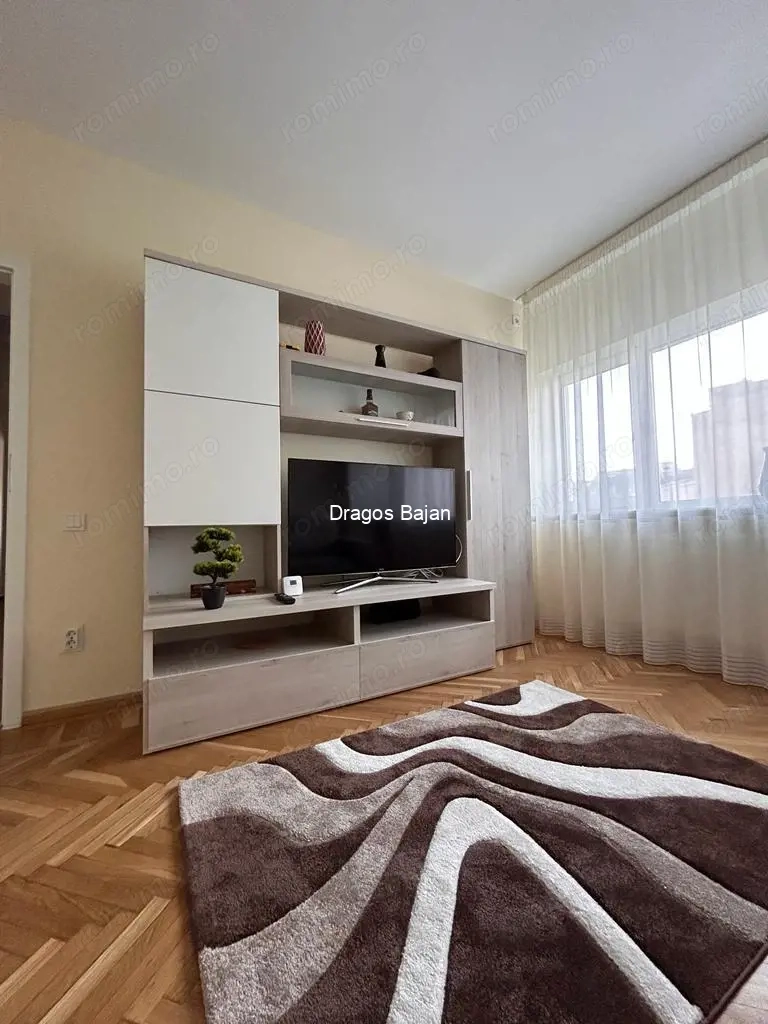 Cisimigiu // 2 camere // 50mp