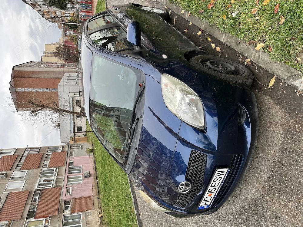 Vând Toyota Yaris 