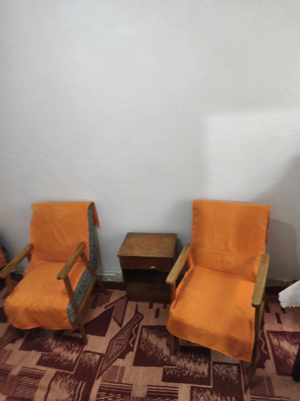 Vând apartament 2 camere, parter