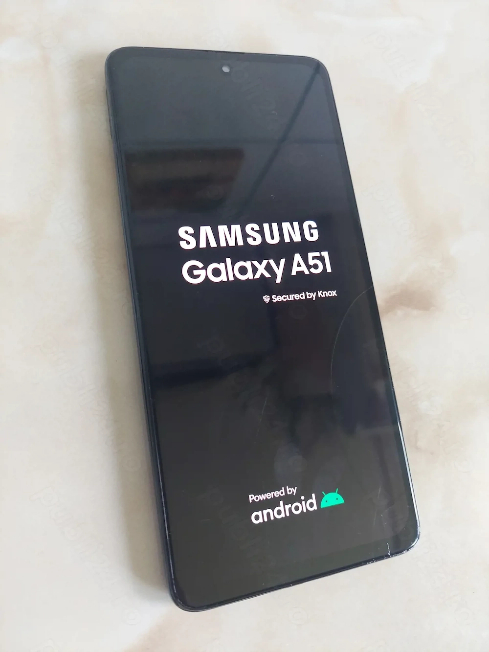 [A51] Vând Samsung Galaxy A51 [perfect funcțional] [cu o fisură] [poze reale]