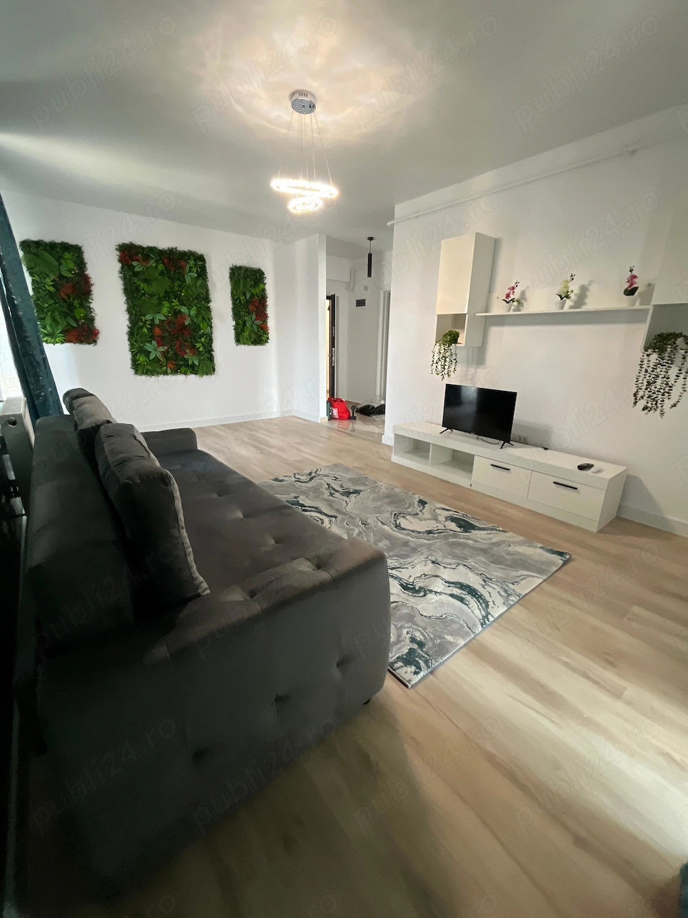 Închiriez apartament  cu doua camere decomandate,, Militari Rezistent 