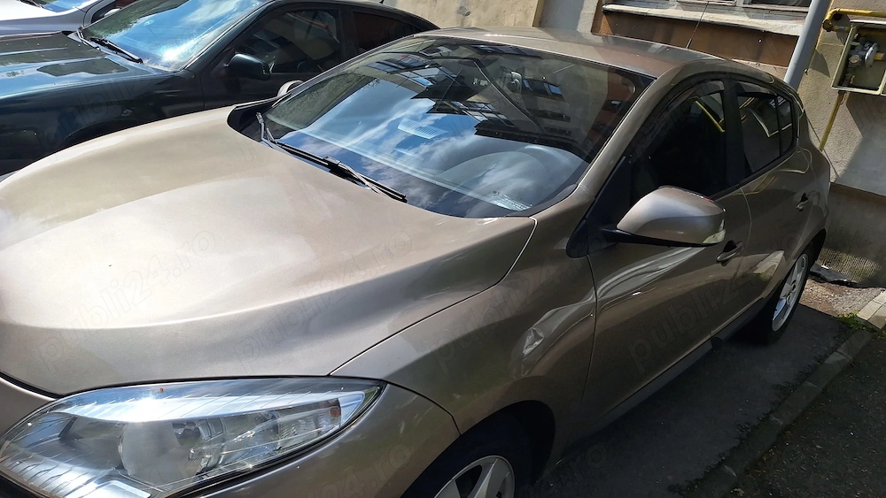 DE VÂNZARE Renault Megane 3 hatchback 1.5 dci; 110 cp; Euro 5; An fabricație 2013 Preț 4799   ușor n