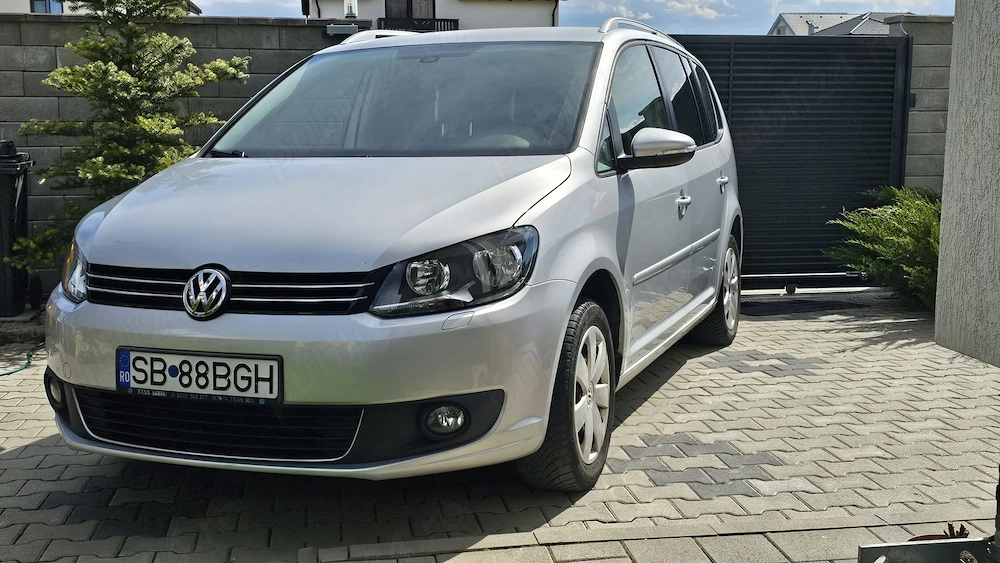 Vand VW Touran 1.6 TDI, 2015, Inmatriculat, 215.000 km, pret 6.850 Euro