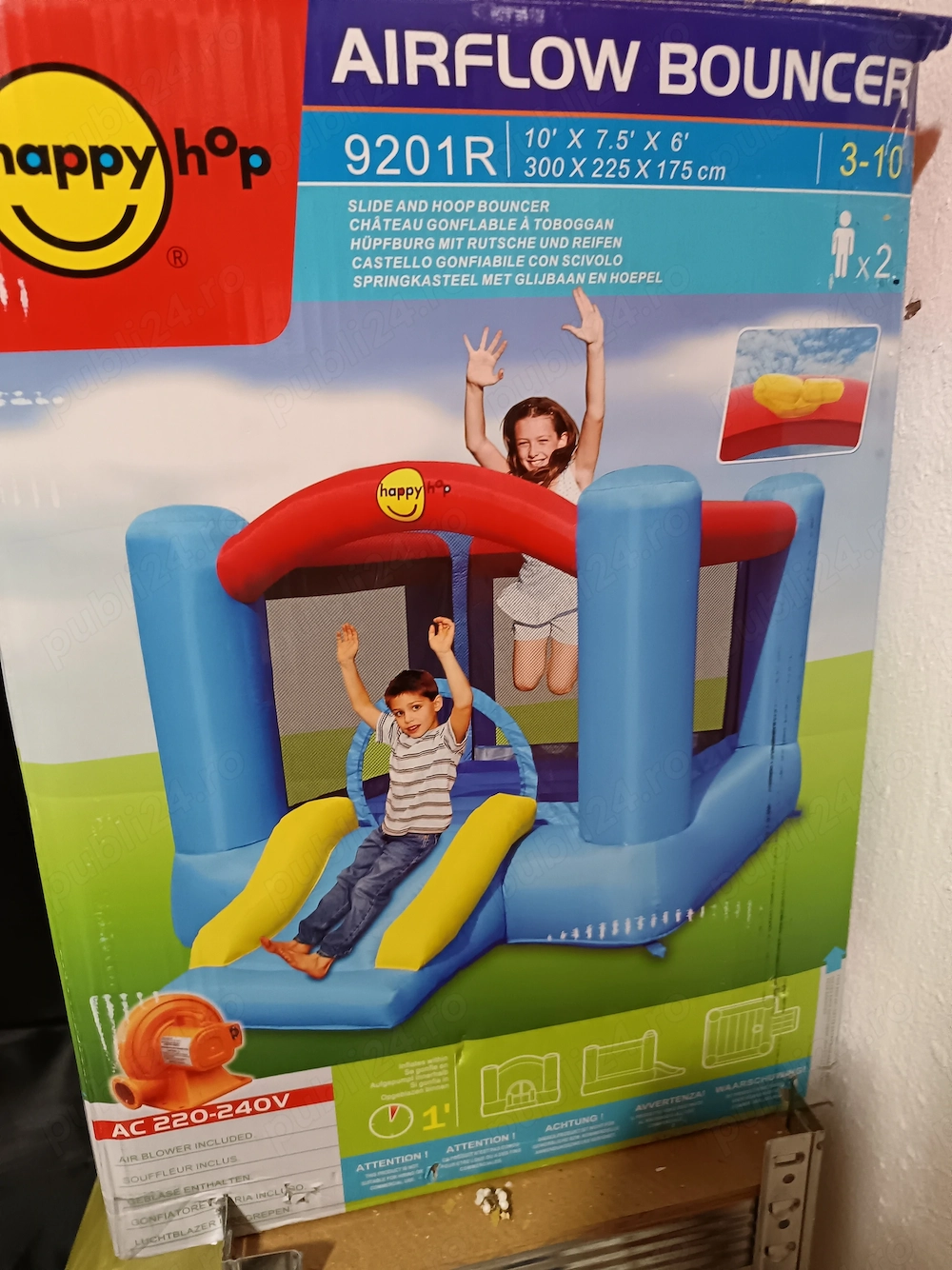 Castel gonflabil marca Happyhop cu suflanta inclus pentru 