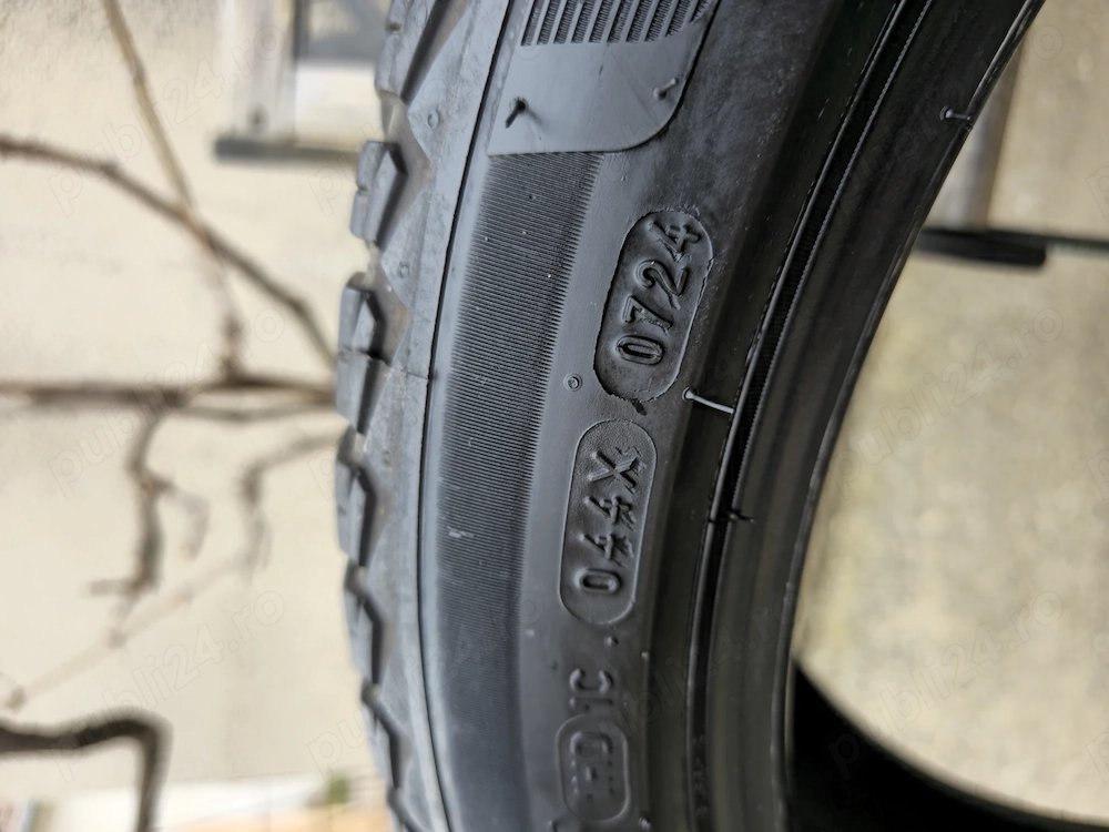 Set 4 anvelope Michelin CrossClimate 2 245/40 R19 98Y XL - DOT 2023/2024 - stare excelentă