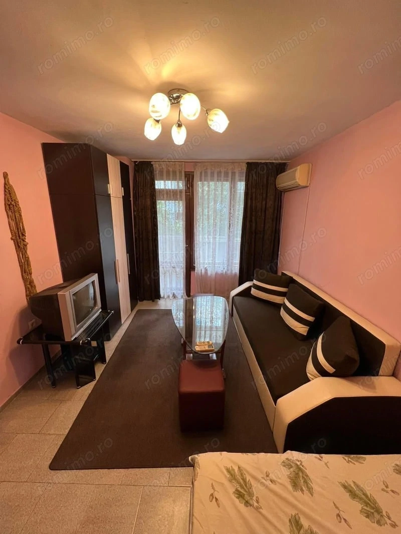 De inchiriat garsoniera in zona Spital Judetean