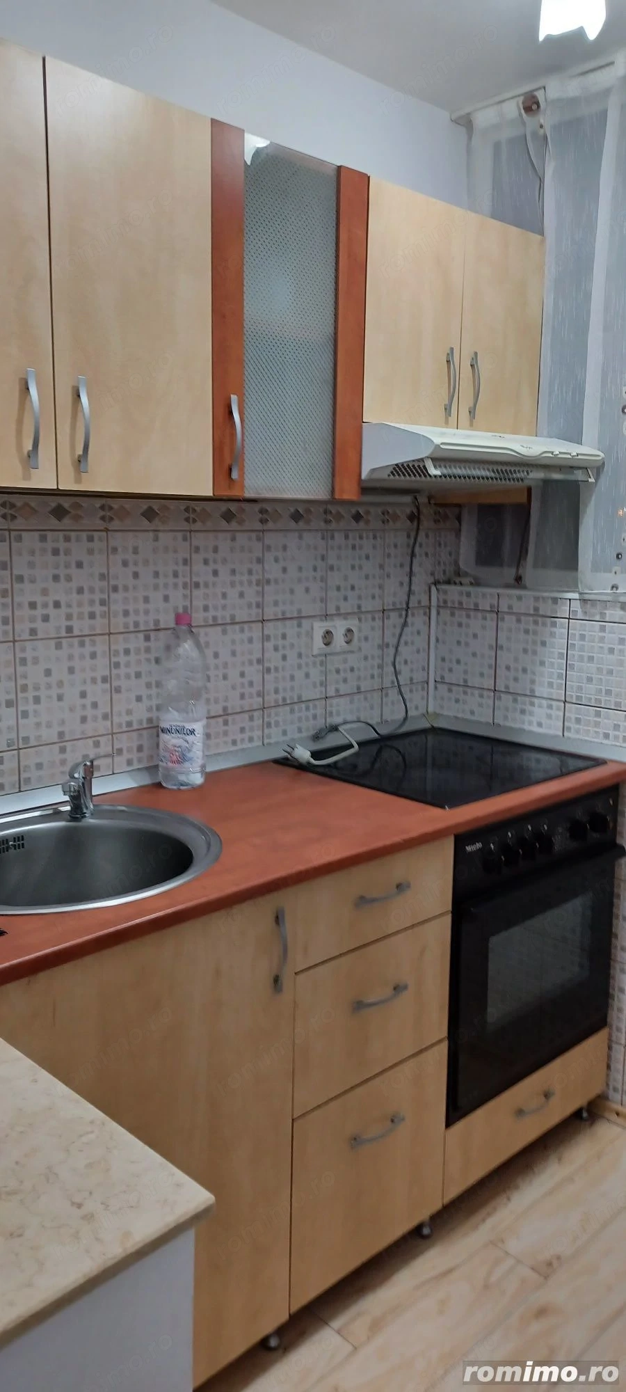 Garsoniera zona Soarelui 