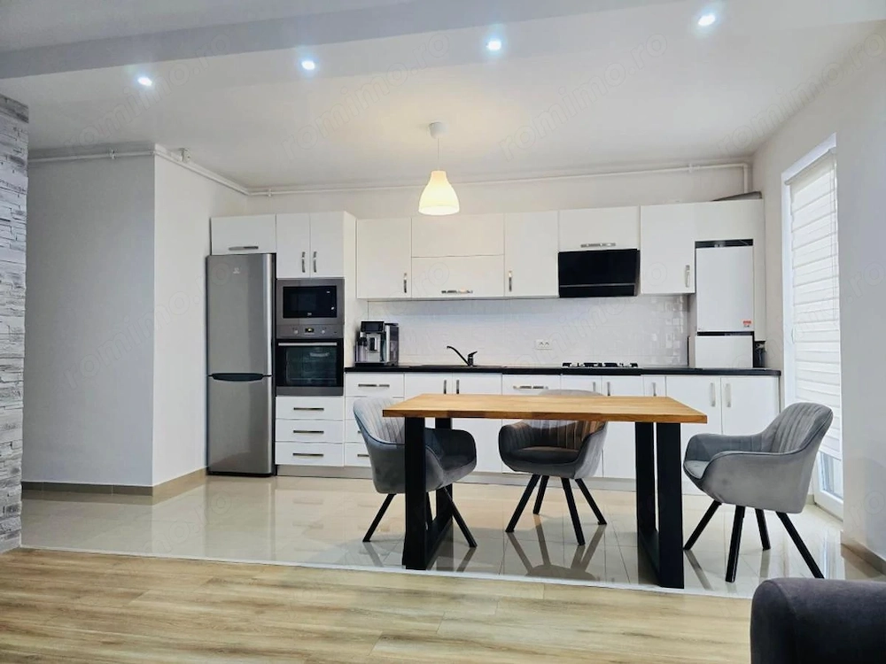 Apartament cu 3 camere 2 bai la 3 minute de magazinul Penny din Giroc