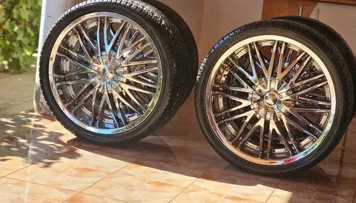 vănd jante cu anvelope noi!