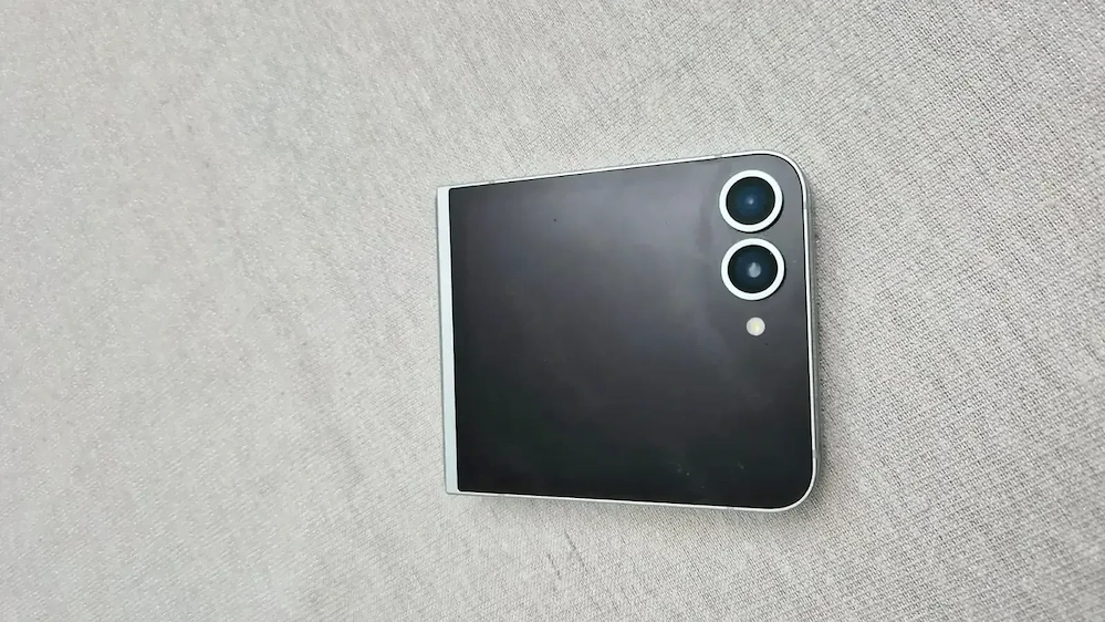 Samsung Z Flip 6