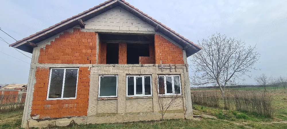 vand teren sau casa