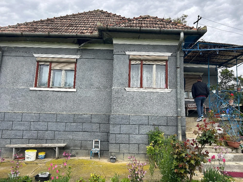 Se vinde casa în satul Pata