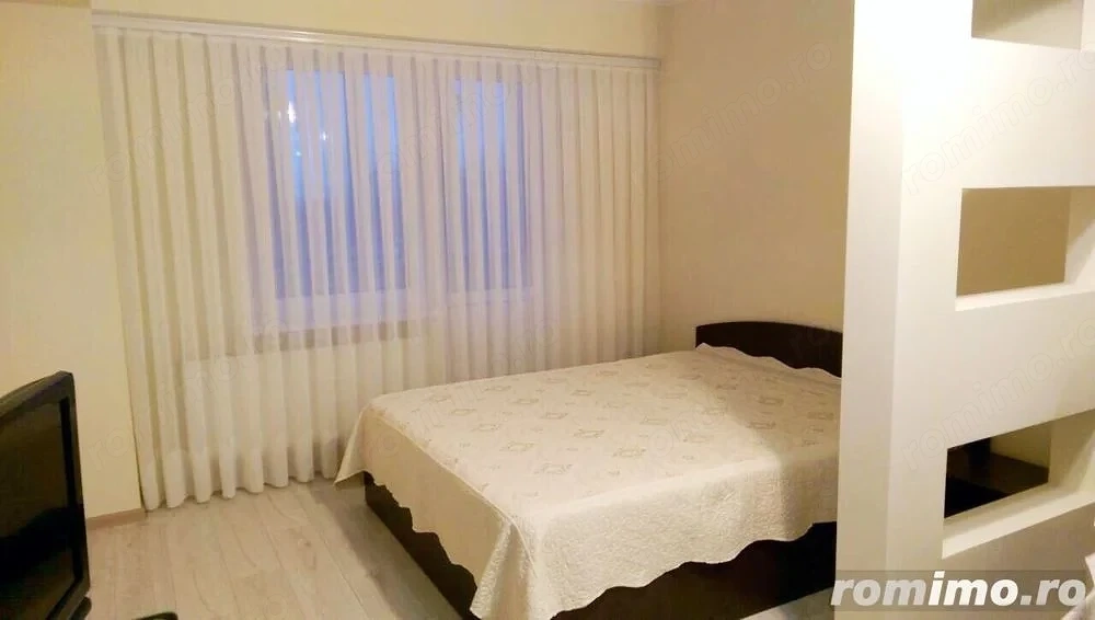 Garsoniera zona Universitate 