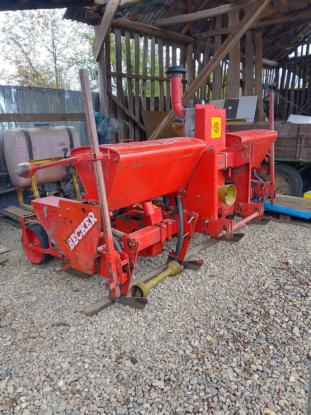 Semanatoare porumb Becker aeromat 