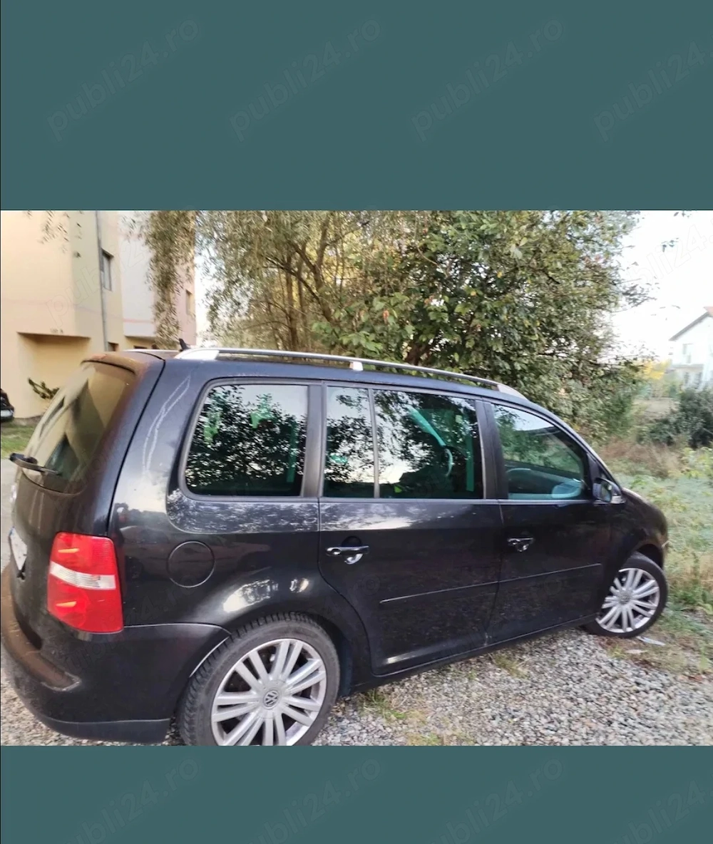 Vând Touran 7 locuri 