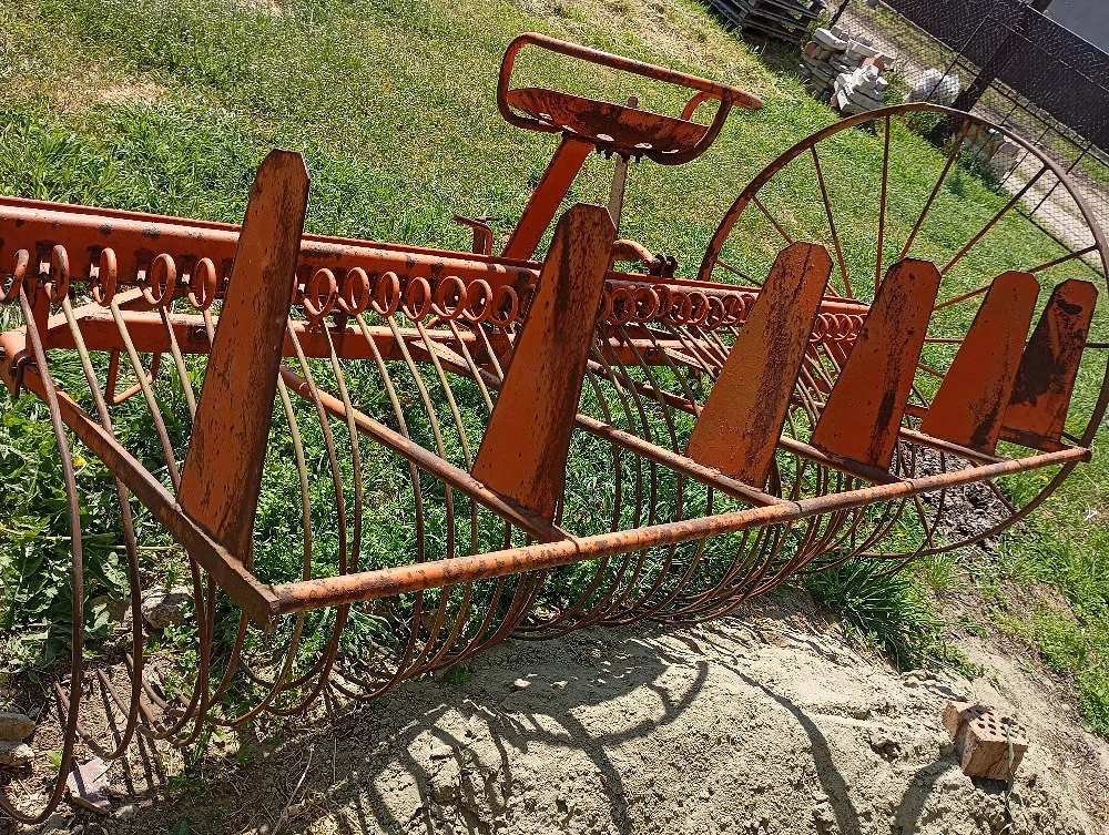 Grebla trasa de cal sau motocultor 