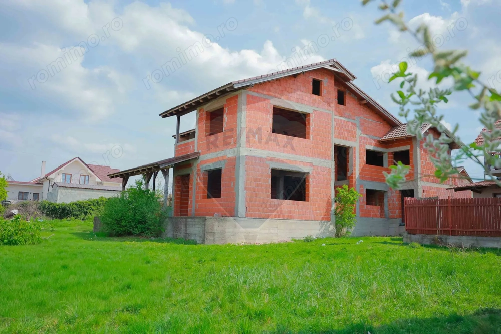 De vânzare proprietate cu două clădiri la roșu, Cordău – Băile Felix