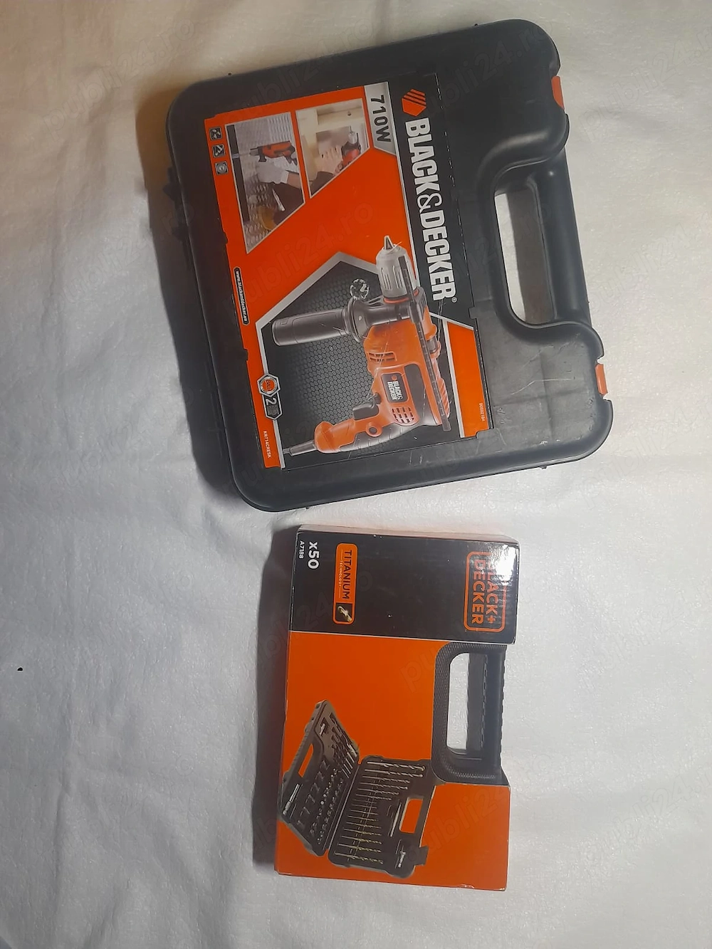 Bormasina  BLACK & DECKER  cu set burghie