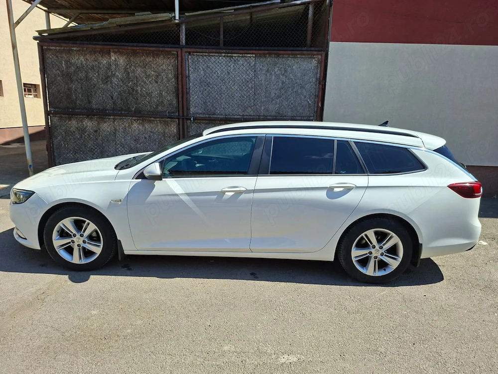 Opel Insignia Sports Tourer 1.5 benzina 165CP cutie automata