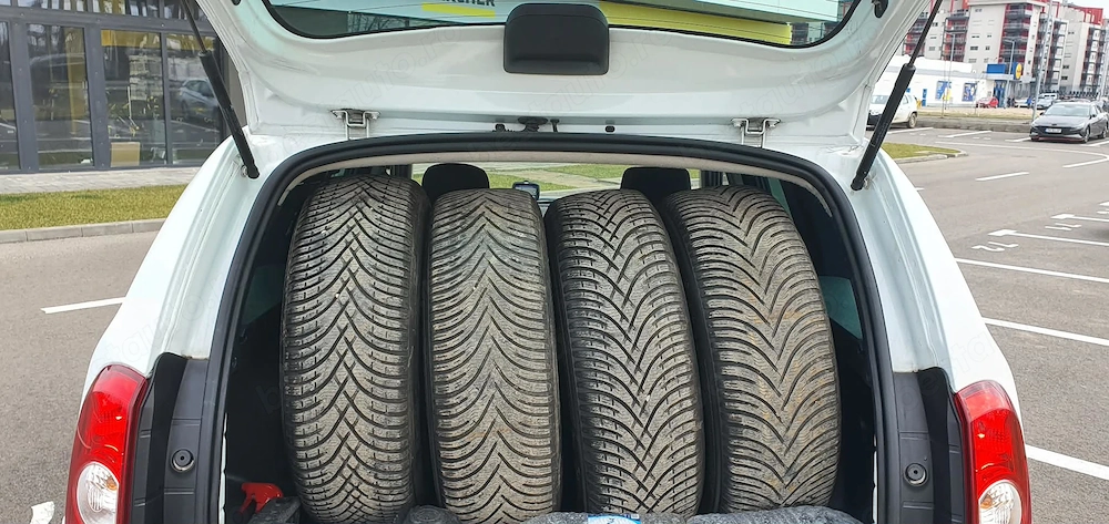 1 SET JANTE TABLA  cu cauciucuri M+S dot 2023 pe 16.