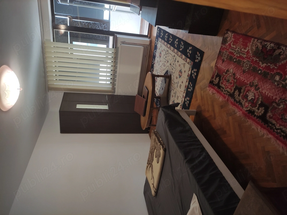 Închiriez apartment * LOC PARCARE platit * 2 Camere * P. Centrala,  