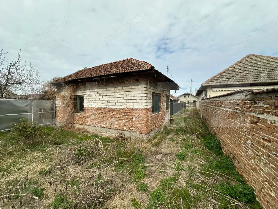 Casa 41 mp utili cu 247mp teren in Brestei