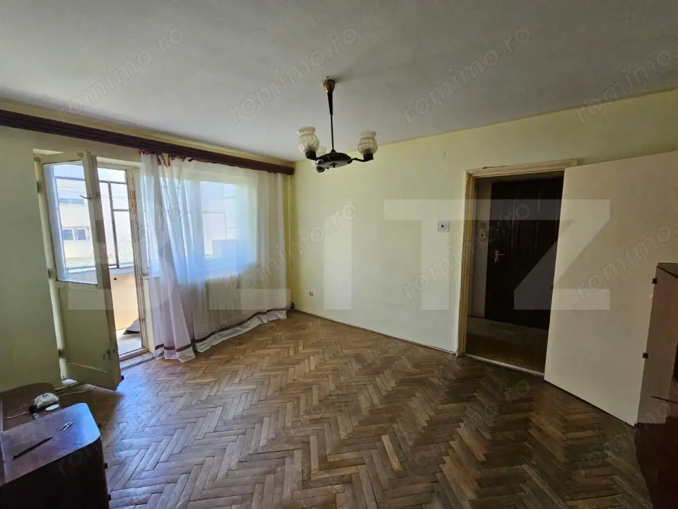 Apartament 2 camere, 48 mp, etaj 1, semidecomandat, ideal pentru renovare, Cugir