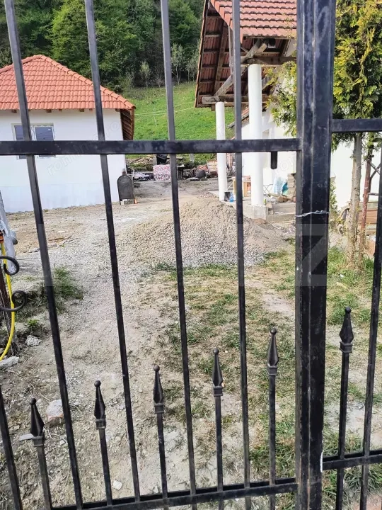 CASA SPATIOASA DE VANZARE CE OFERA CONFORT SI LINISTE