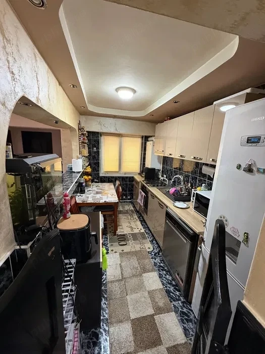 Apartament cu 4 camere,  Zona Util - Gara, etaj 2