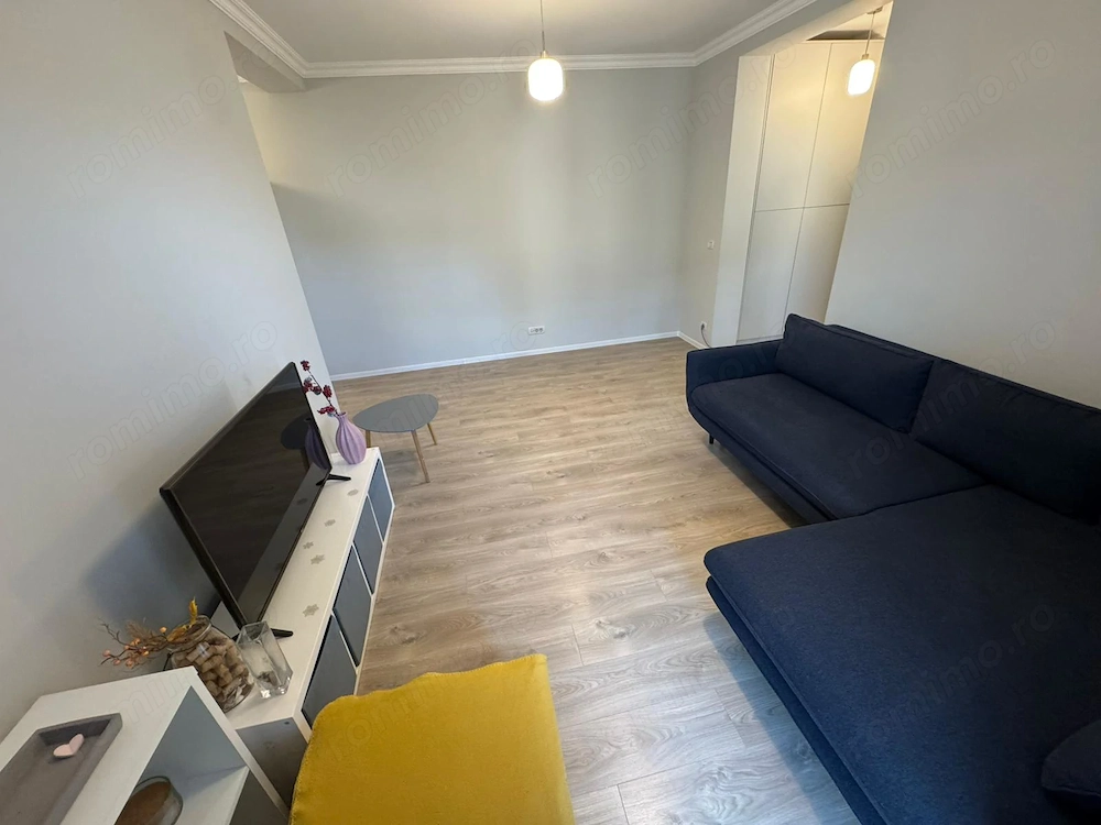 3 camere la intrare in Giroc