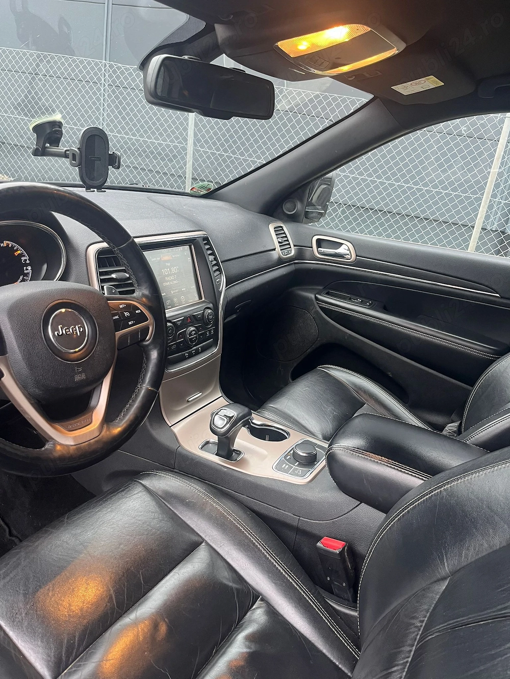 Vând Jeep Vrând Cherokee