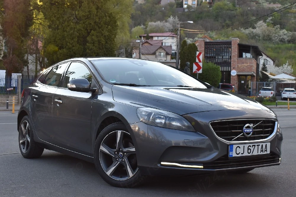 Volvo V40, 1.6D 115CP, Navigatie 3D, Camera Marsarier, Dublu climatronic