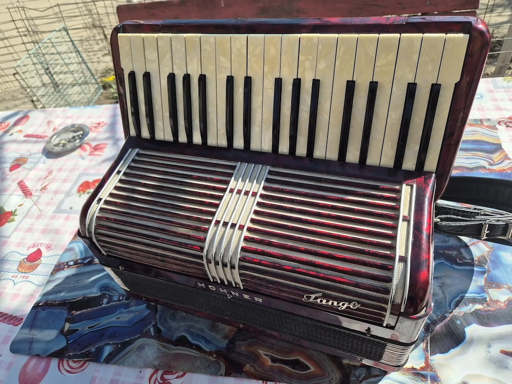 Acordeon hohner de vânzare. Ieftin!!!