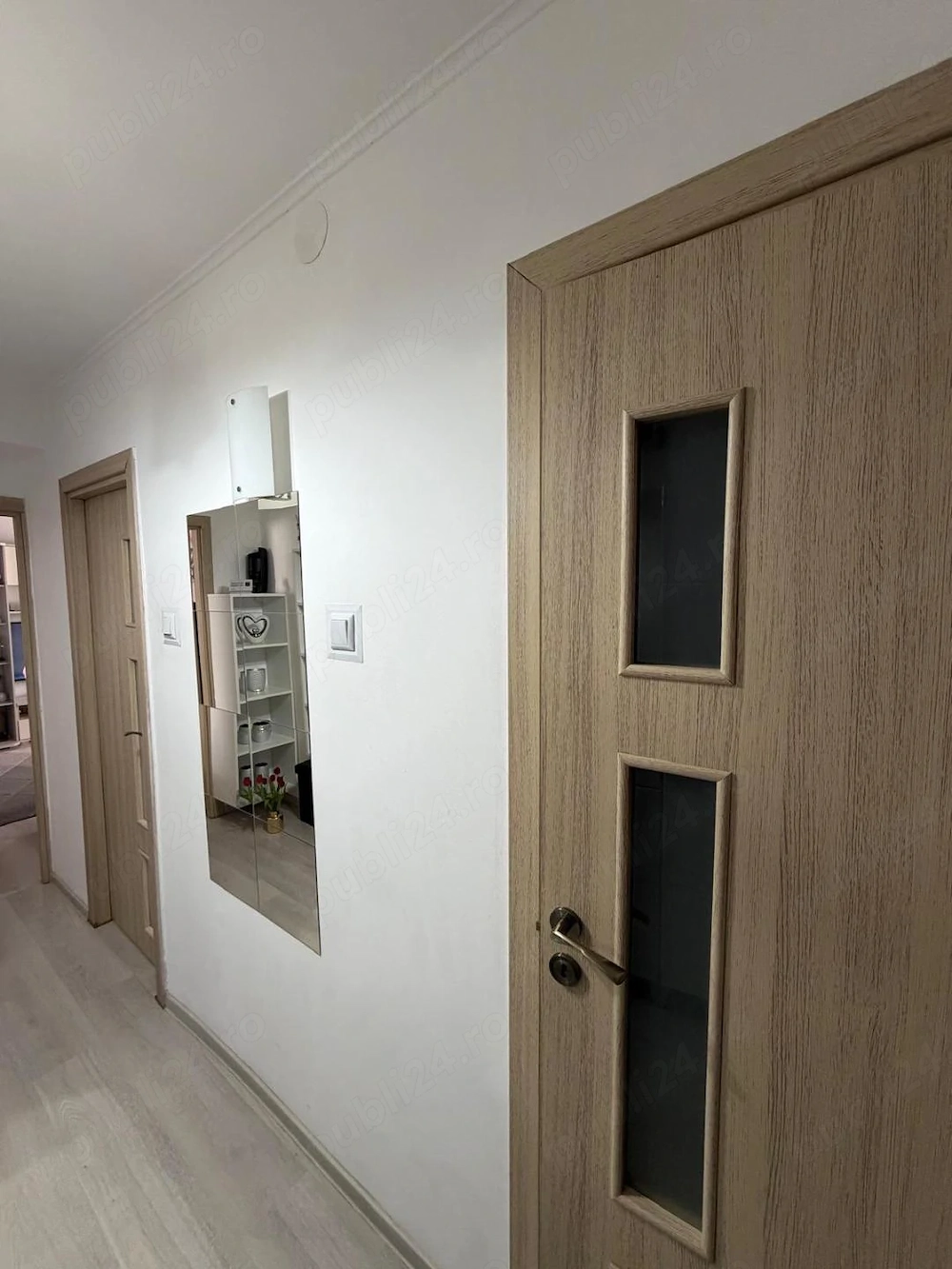 Vand Schimb ap 4 cam decomandat 100 mp sect 2 str.Stolnicul Vasile cu casa ap 2-3 cam sect. 2