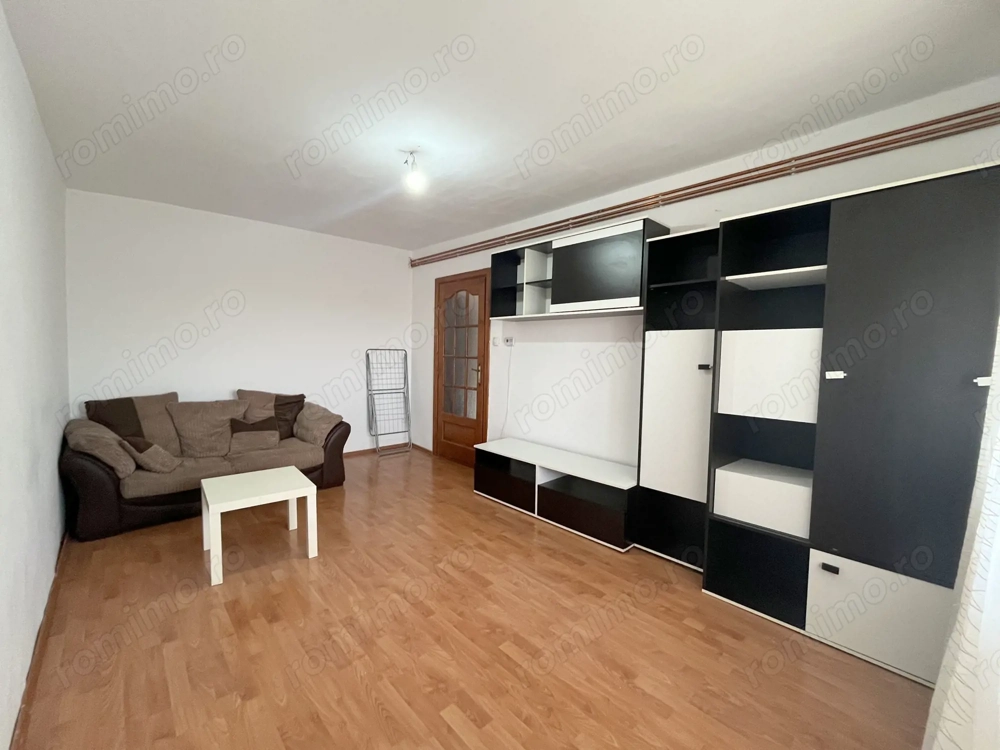 De inchiriat 3 camere, zona Lipovei