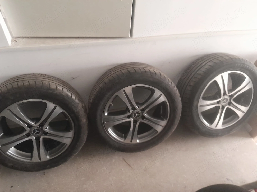 Jante originale  M.B,225 55 R17 ,bicolor cu cauciucuri de vara Dunlop, stare f.buna.