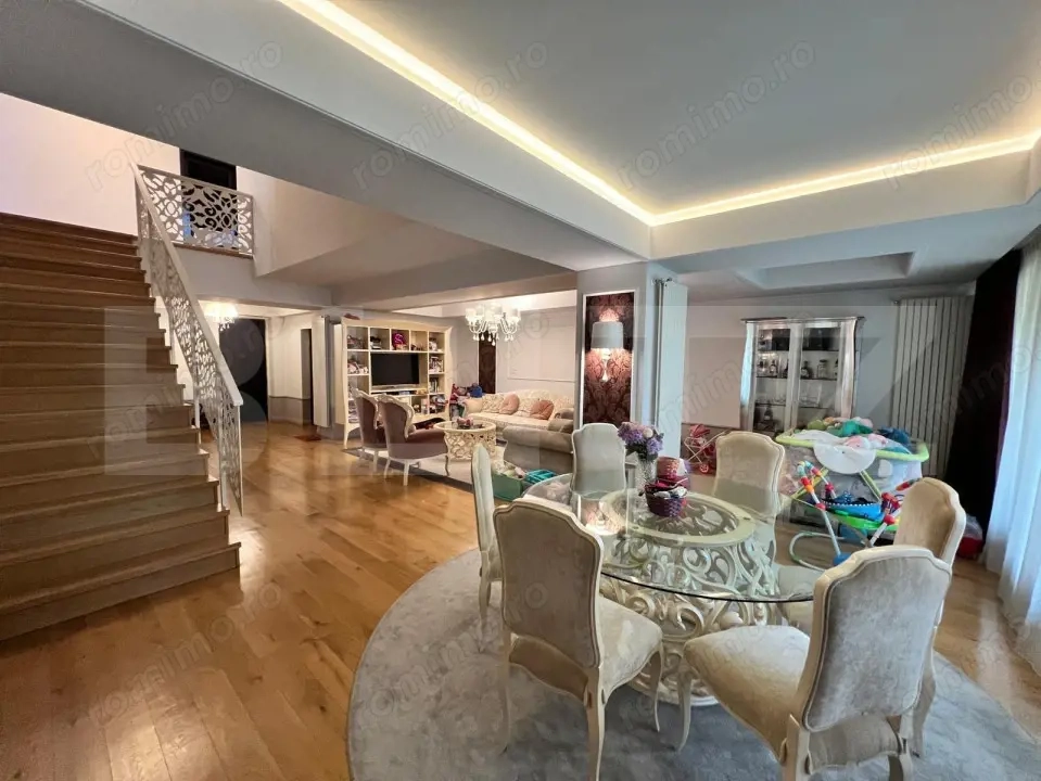 Penthouse 5 camere, 250 mp, zona Ciuperca