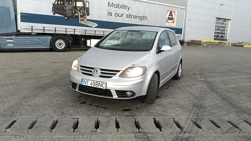 Vând vw golf 5 plus 2008 cod motor BMM 