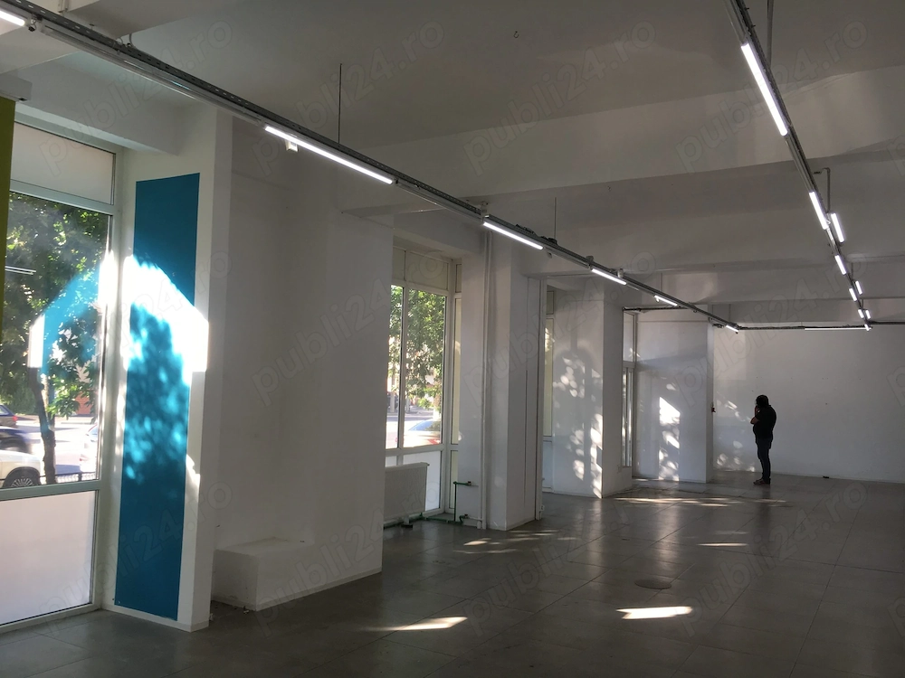 Spatiu comercial Calea Serban Voda, 261 mp, vitrina 20ml