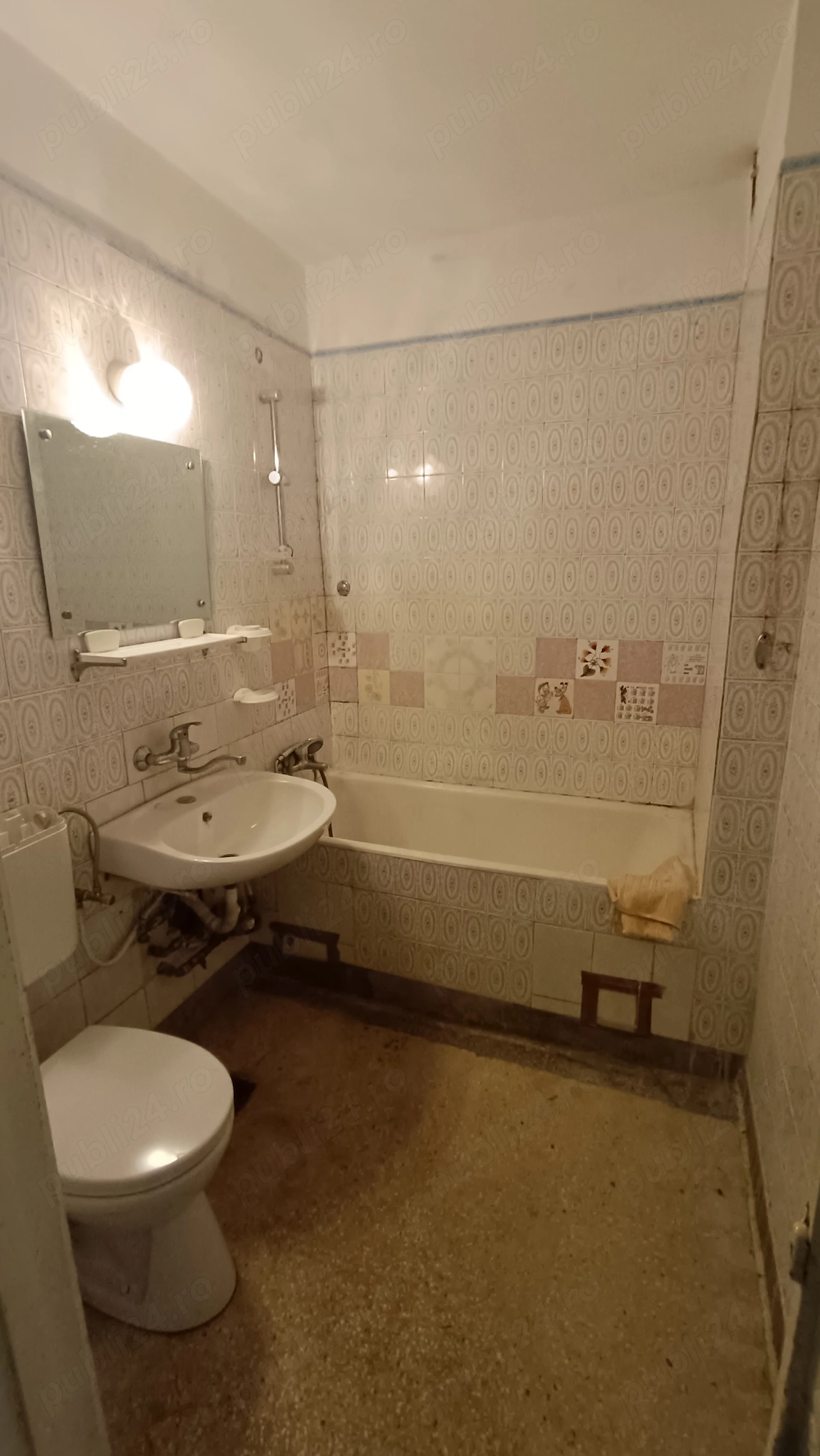 Apartament 3 camere , in zona linistita 