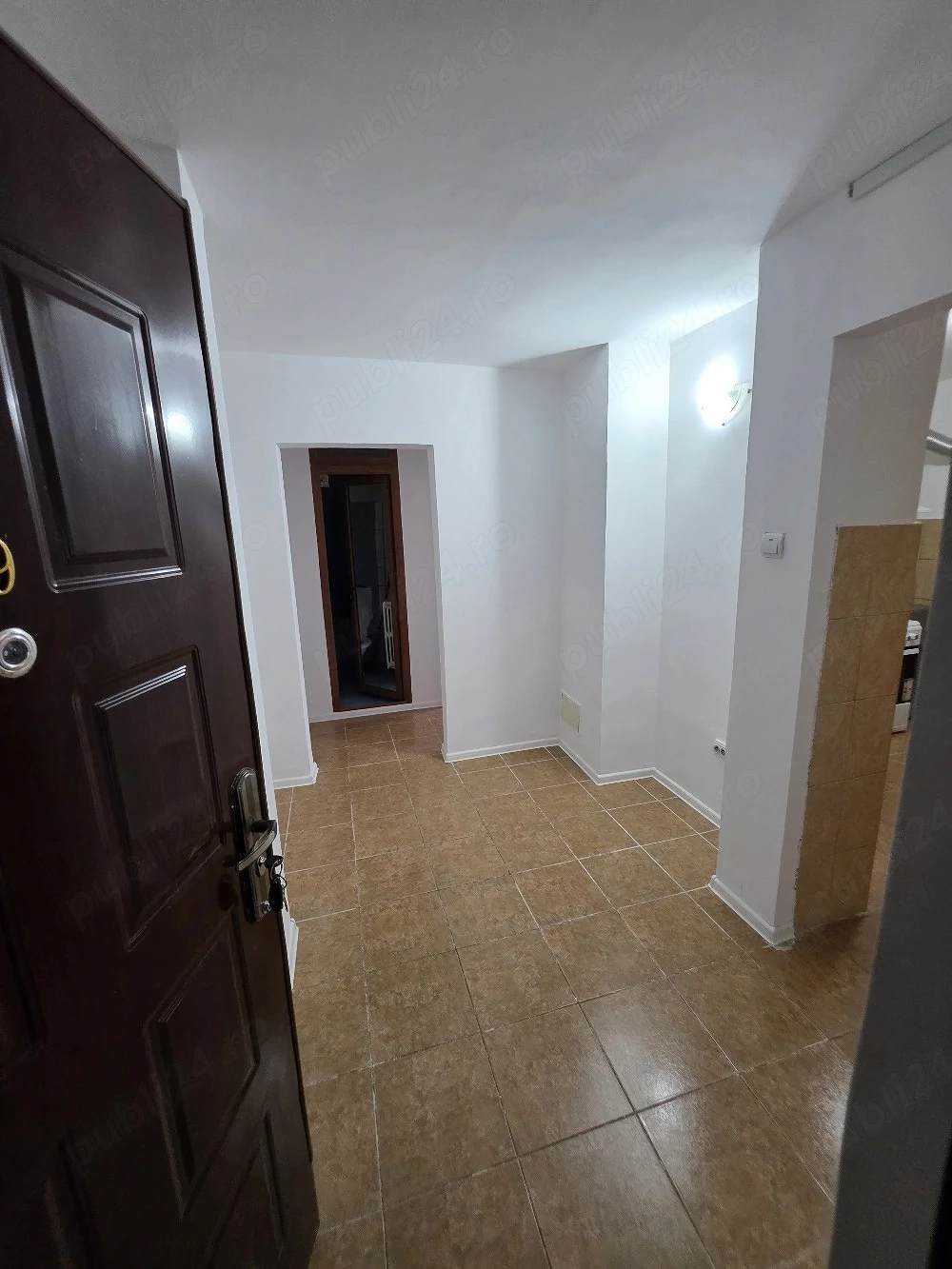 Vand sau Inchiriez Apartament cu 2 Camere Decomandat in Zona Centrala
