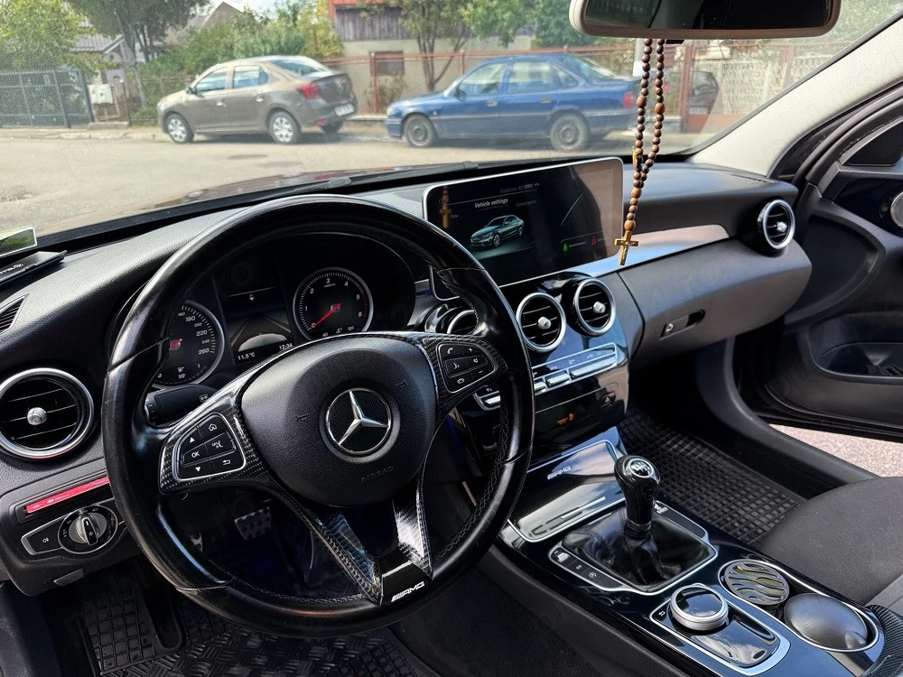 Volan mercedes amg carbon, provine de pe w205 dar se potriveste pe mai multe masini dupa 2015