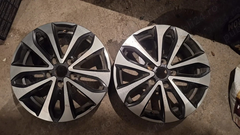 Vand 2 JANTE R16 pentru RENAULT Zoe 1 cod piesa 403007532R