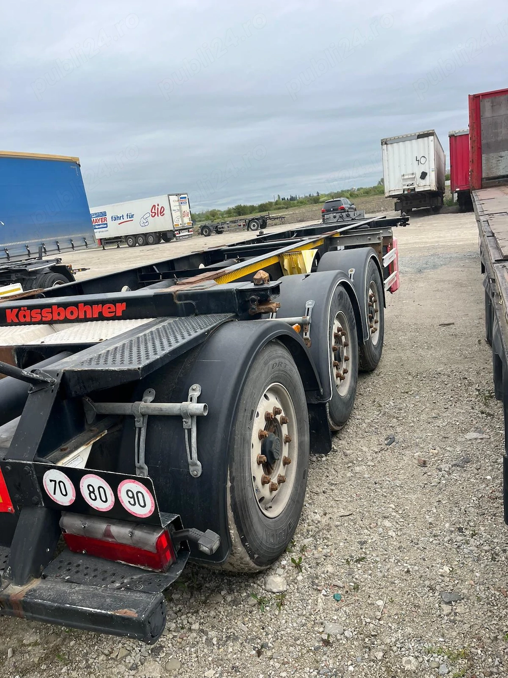 Vând 2 semiremorci multicontainer ADR Kassbohrer   2017 & 2018