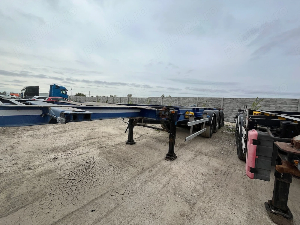 Se vinde! Semiremorcă Multicontainer ADR marca BURG an 2001