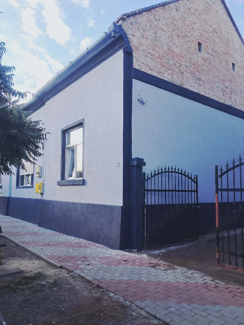 Casa mare din caramida in varias jud timis