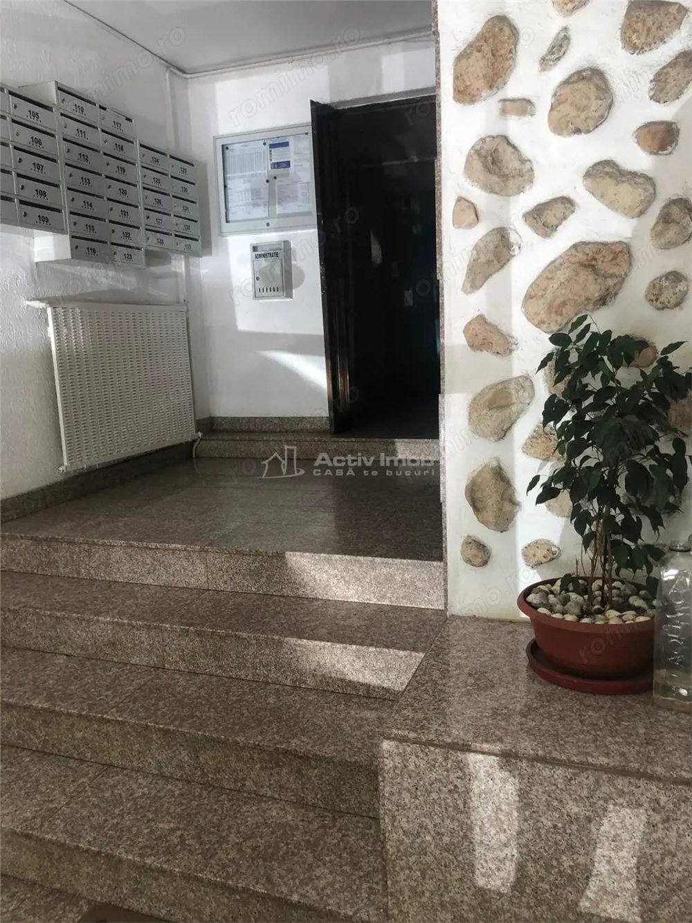 Garsoniera Calea Calarasilor, transf. in 2 cam. pretabil  birou, firma