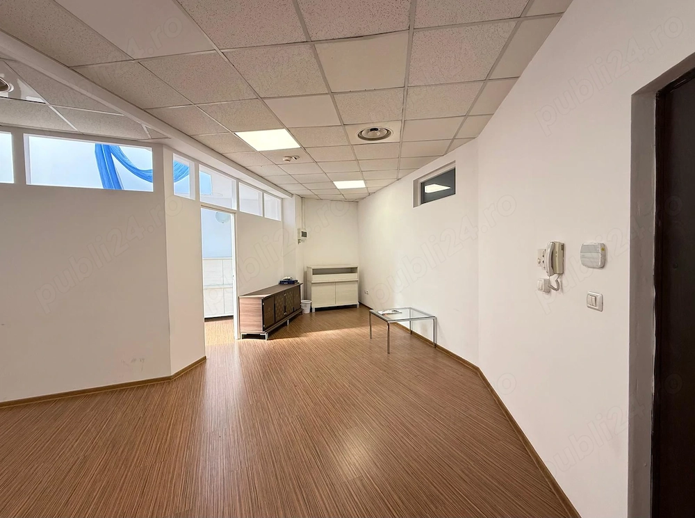 Inchiriez birou SAD , etaj 1 cu lift, parcare