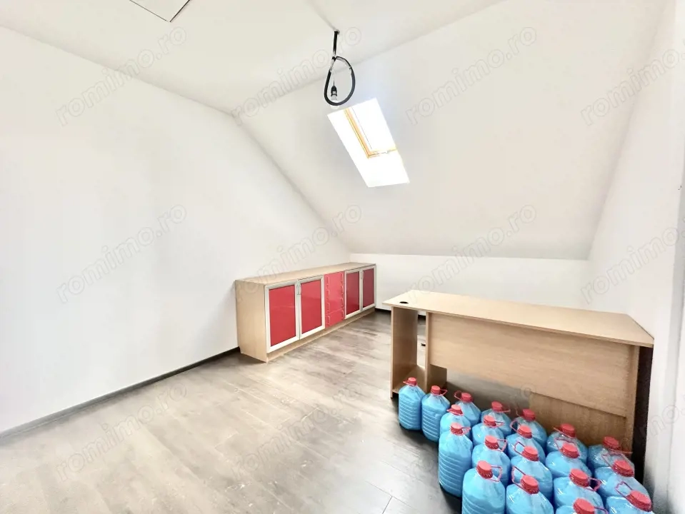 Spatiu de inchiriat - 12 mp - zona centrala Mosnita Noua