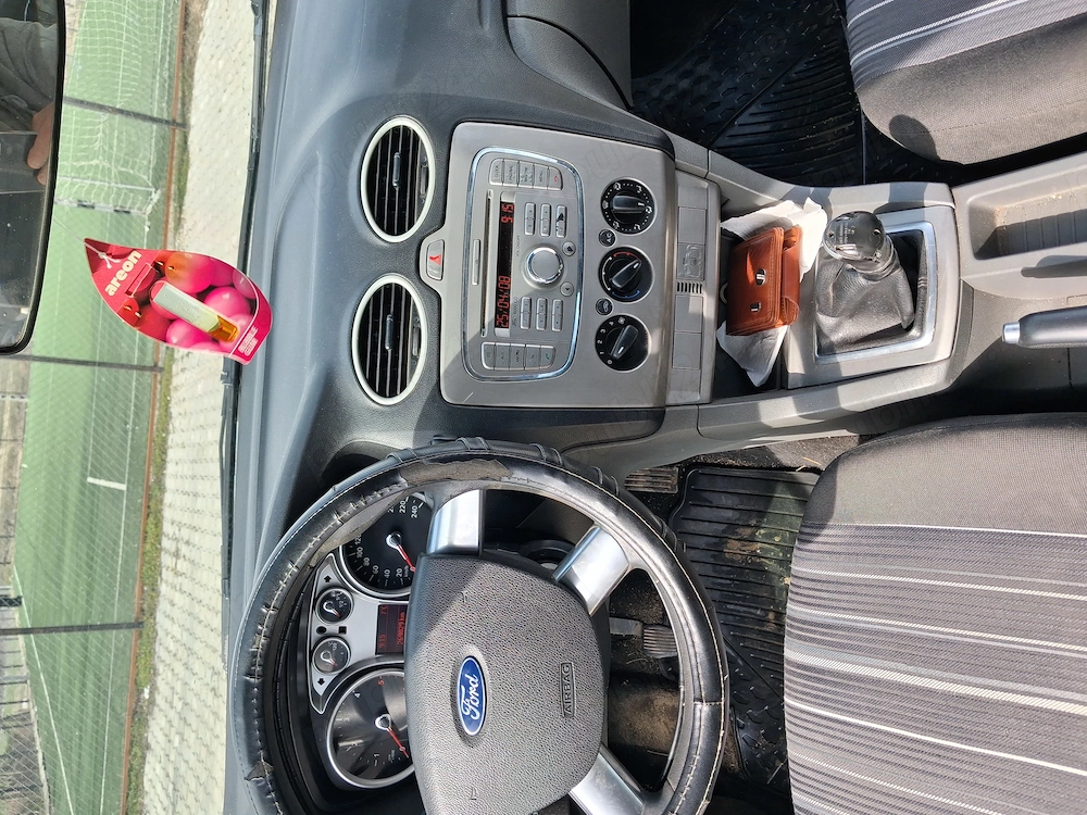 Vând ford focus 1.6 taci 